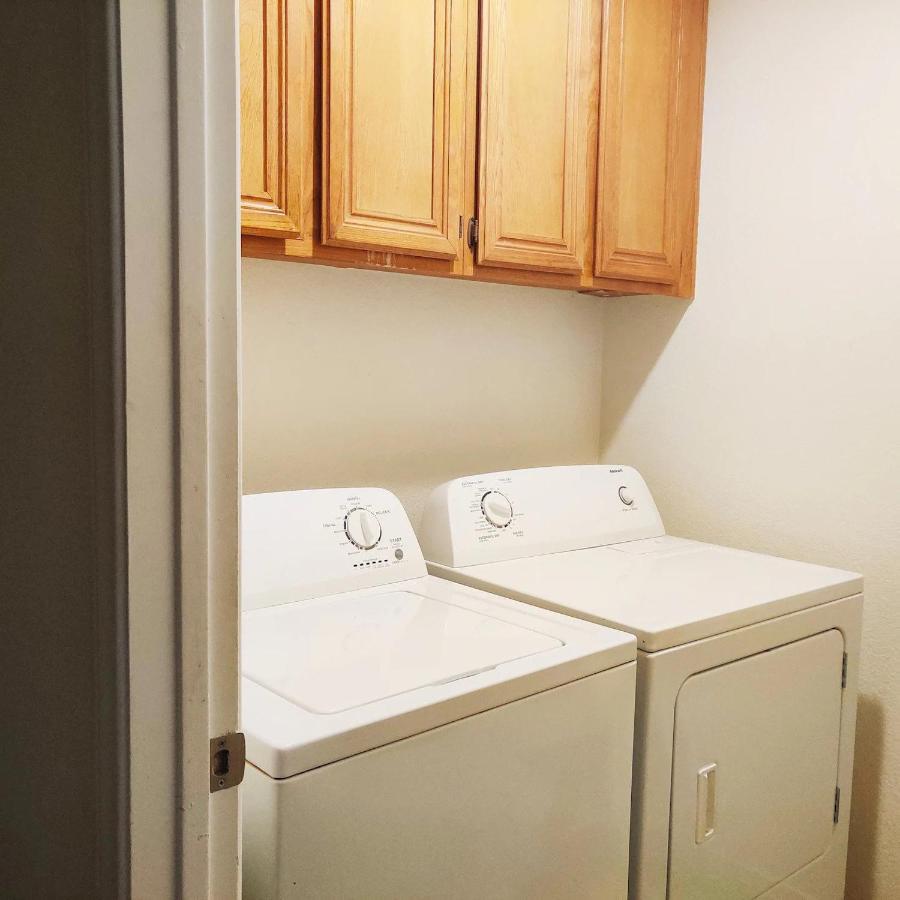 Nice Private Room In A House Close To Red Rock & Las Vegas Strip Bagian luar foto
